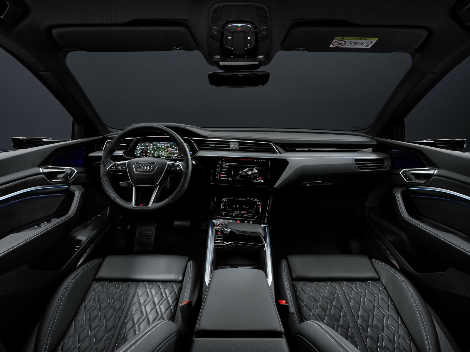 Nuova Audi Q8 e-tron: interni di lusso