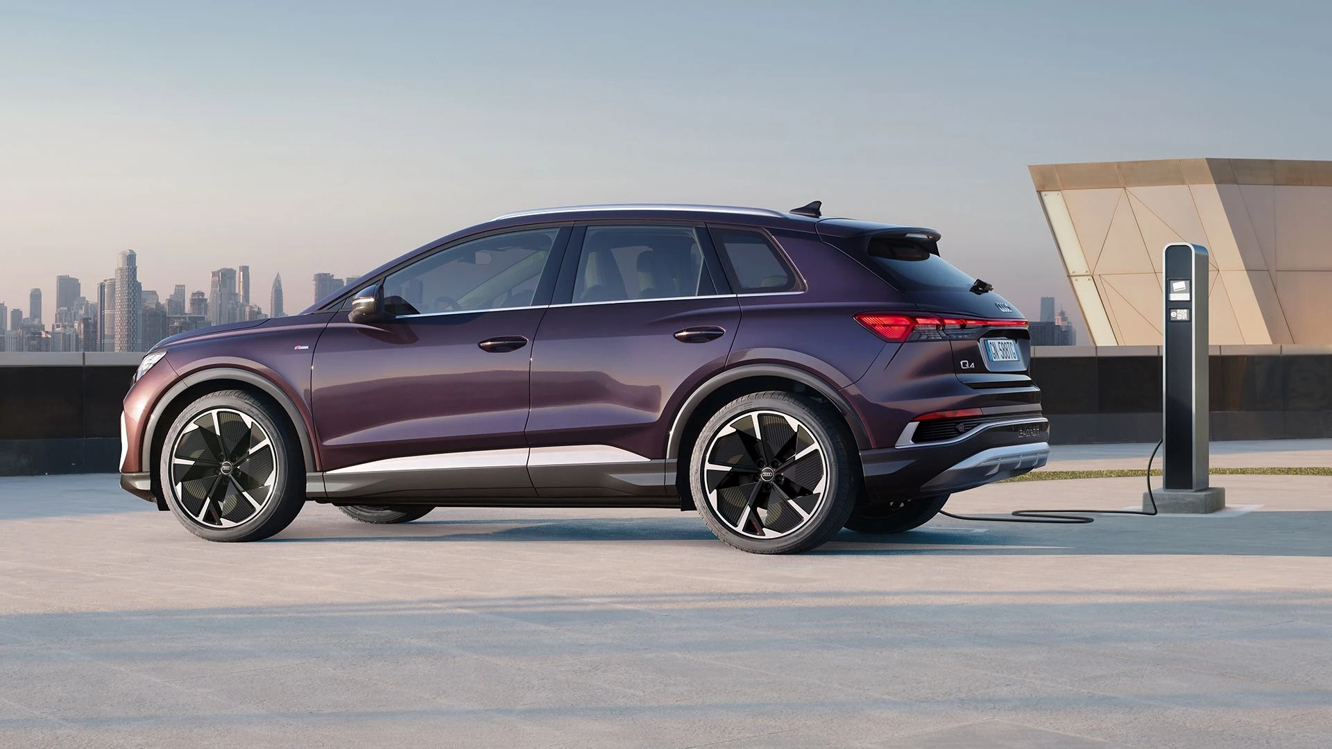 Q4 E Tron